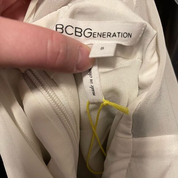 BCBGeneration Aubry Sheer V-Neck Shimmery Fit & Flare Mini Dress Size 8 - Picture 8 of 10